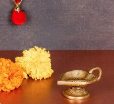 Brass  Leaf Design Oil Lamp